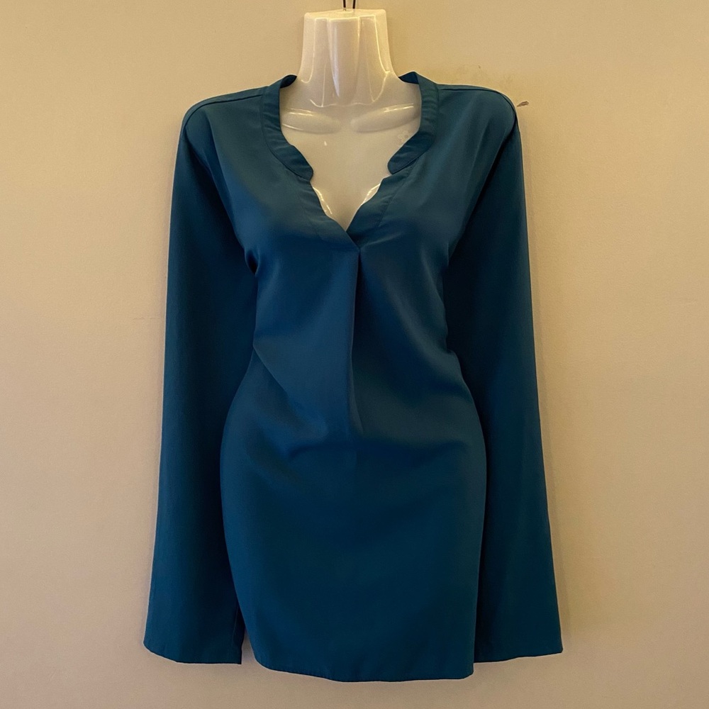 Lightweight Teal Long Sleeve V-Neck Woman’s Blouse